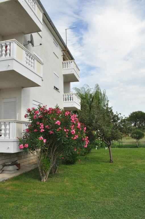 Apartments Smilja Ljubač Exteriör bild