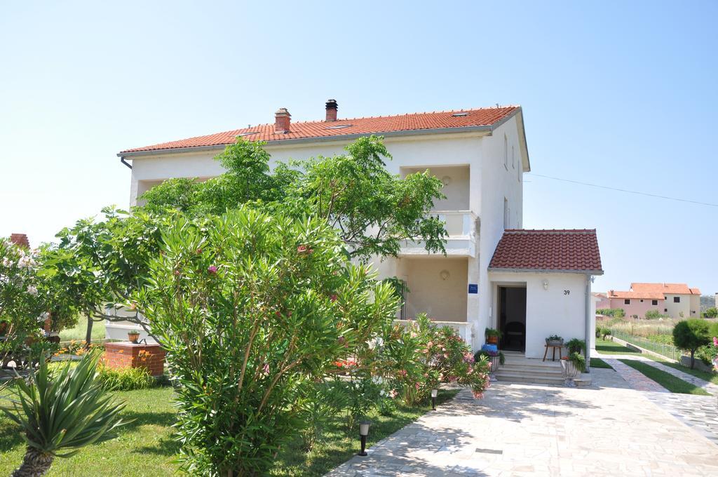 Apartments Smilja Ljubač Exteriör bild